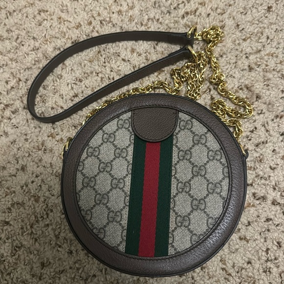 AUTHENTIC Gucci cross body with gold chain - Picture 2 of 9